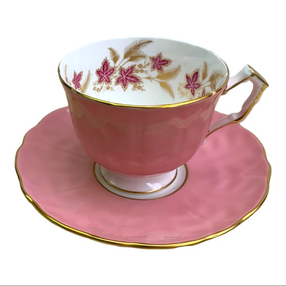VTG AYNSLEY RARE England 1940’s Pink & Gold Leaf Filigree Crocus Teacup & Saucer - Picture 4 of 11